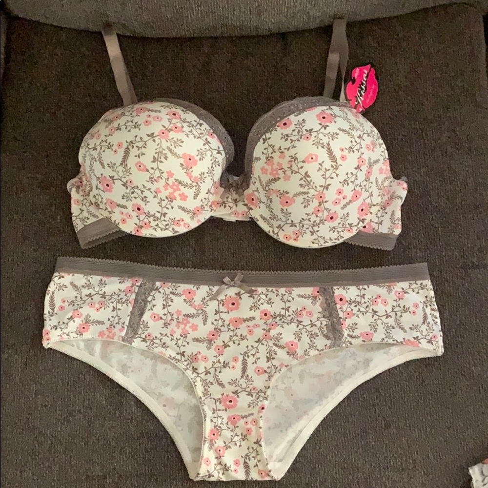 Bra and Panties Set